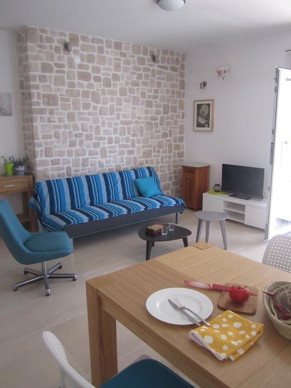 Apartments Jela Rogoznica  Pokoj fotografie